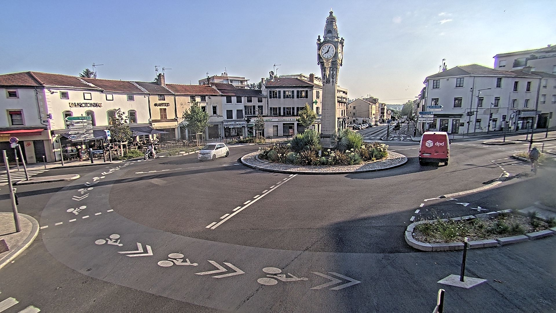 Tassin-la-Demi-Lune › Nord-est: Place Pierre Vauboin