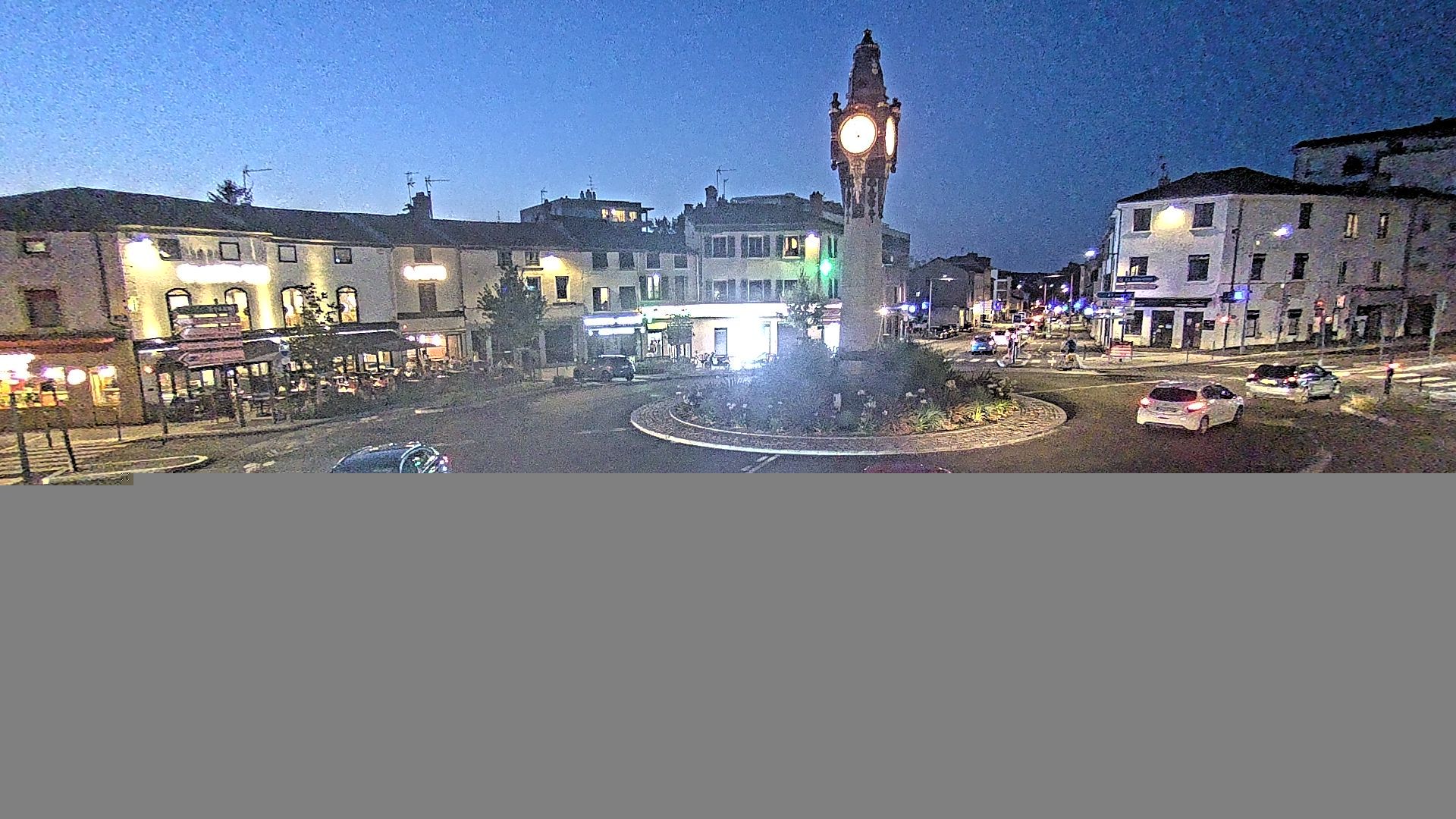 Tassin-la-Demi-Lune › Nord-est: Place Pierre Vauboin