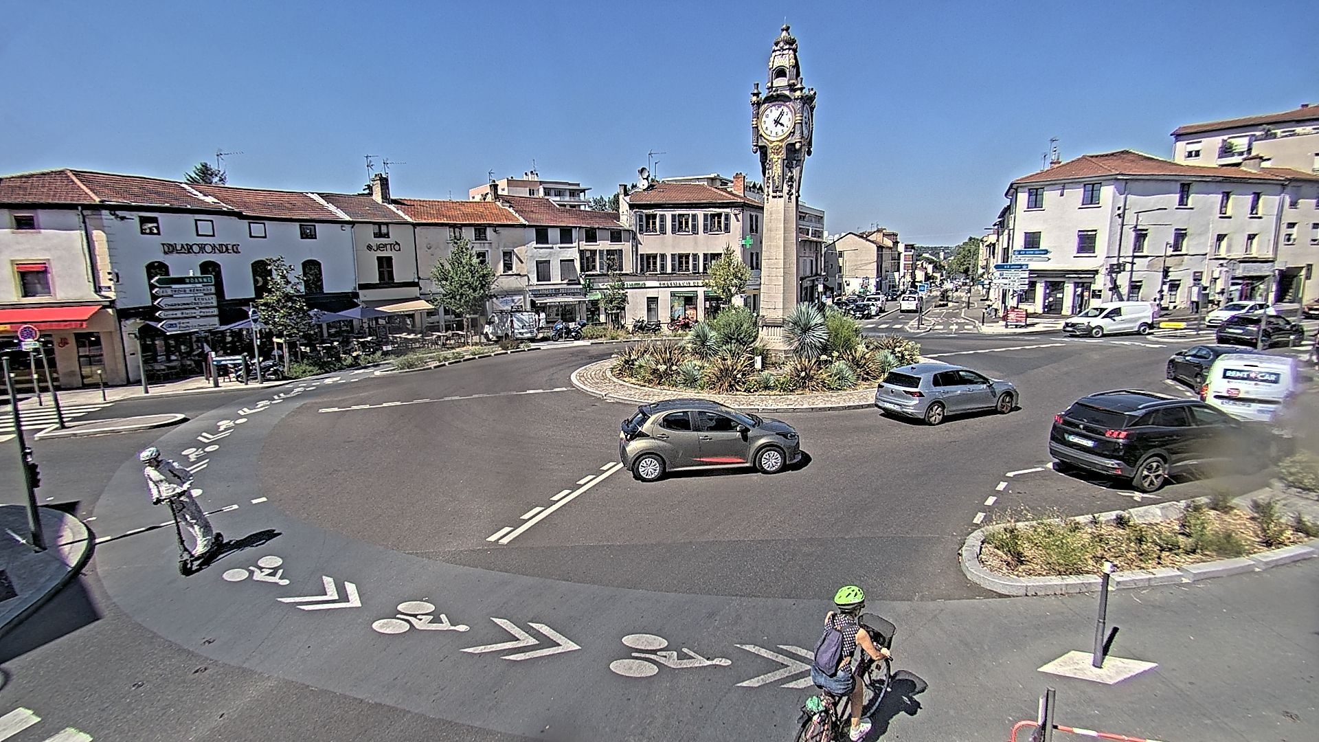 Tassin-la-Demi-Lune › Nord-est: Place Pierre Vauboin