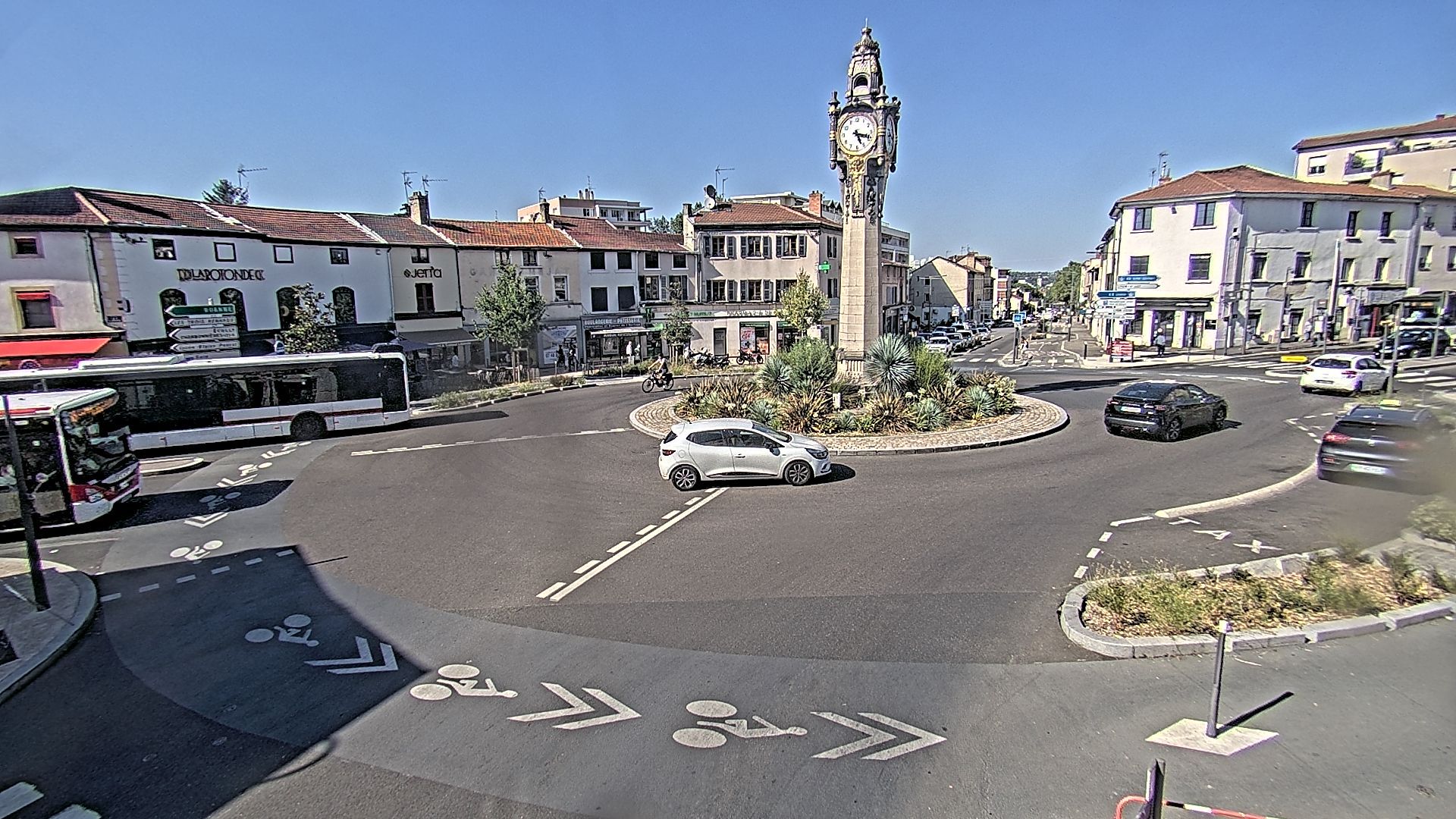 Tassin-la-Demi-Lune › Nord-est: Place Pierre Vauboin