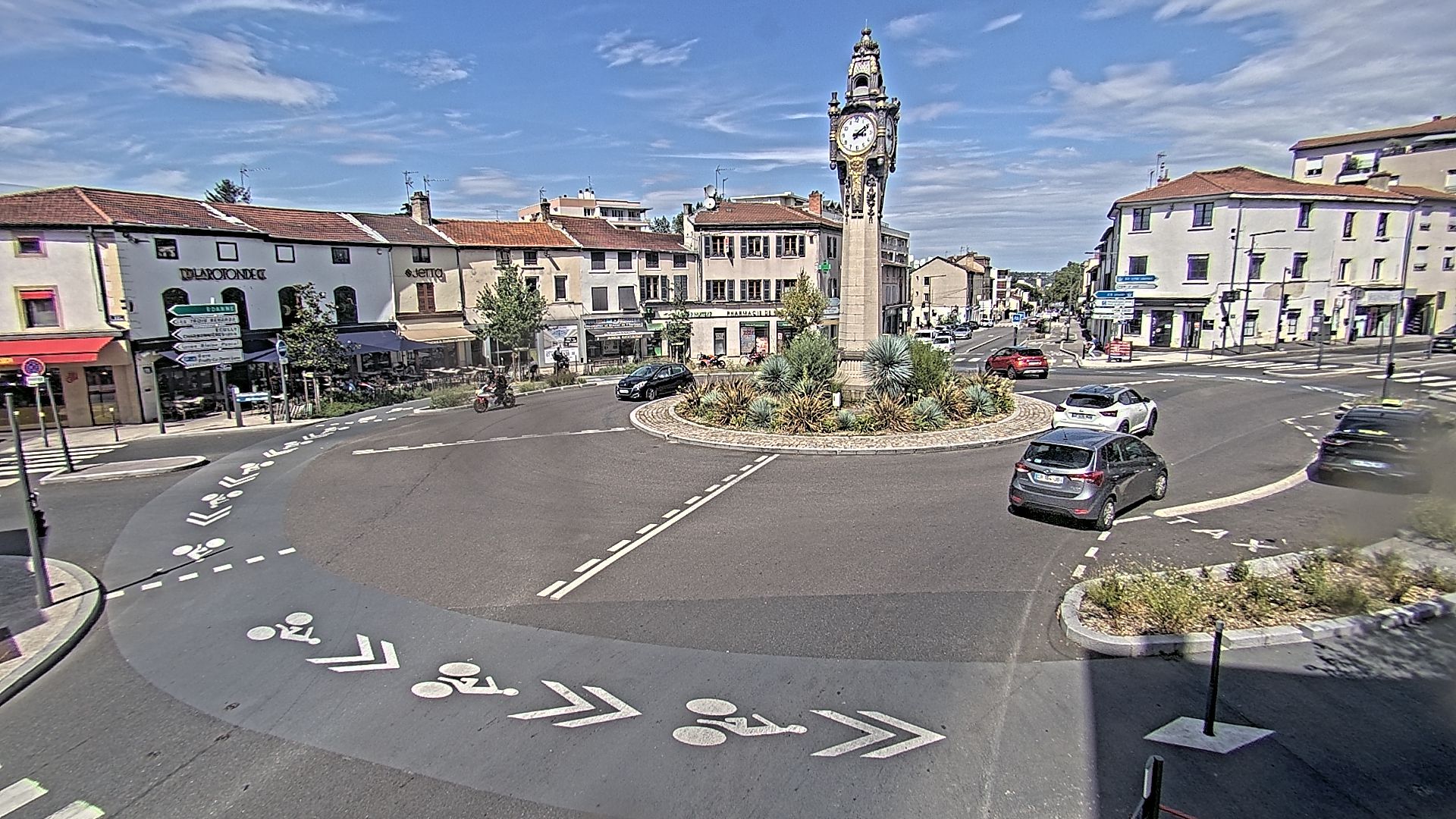 Tassin-la-Demi-Lune › Nord-est: Place Pierre Vauboin