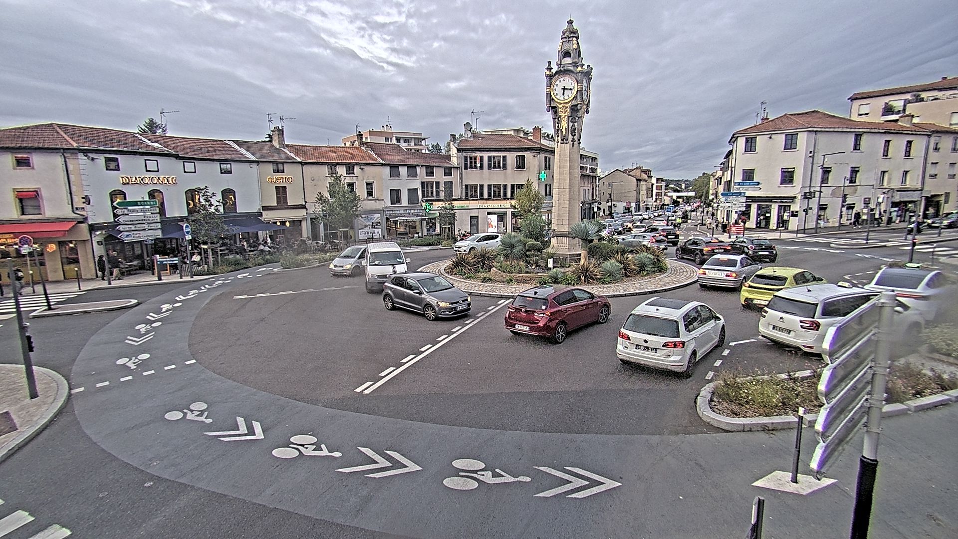 Tassin-la-Demi-Lune › Nord-est: Place Pierre Vauboin