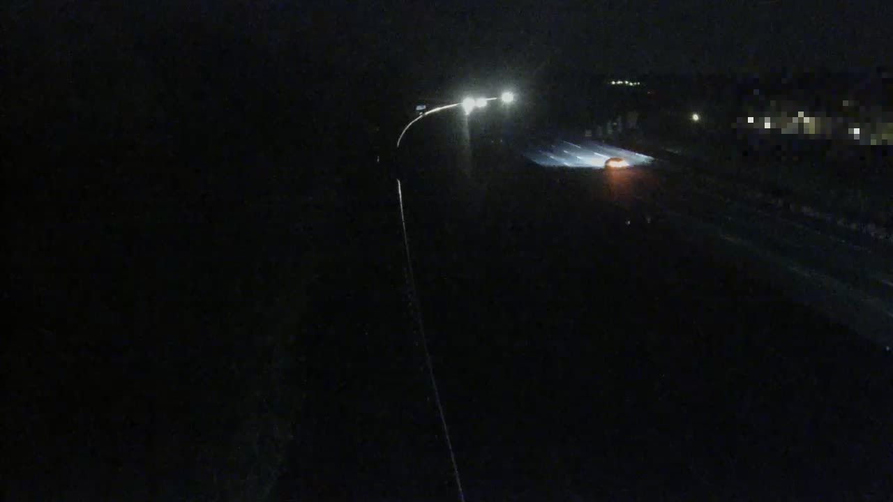 Charnay-lès-Mâcon: Mâcon-Autoroute A6 en périphérie de Mâcon Sud, vue orientée vers Paris