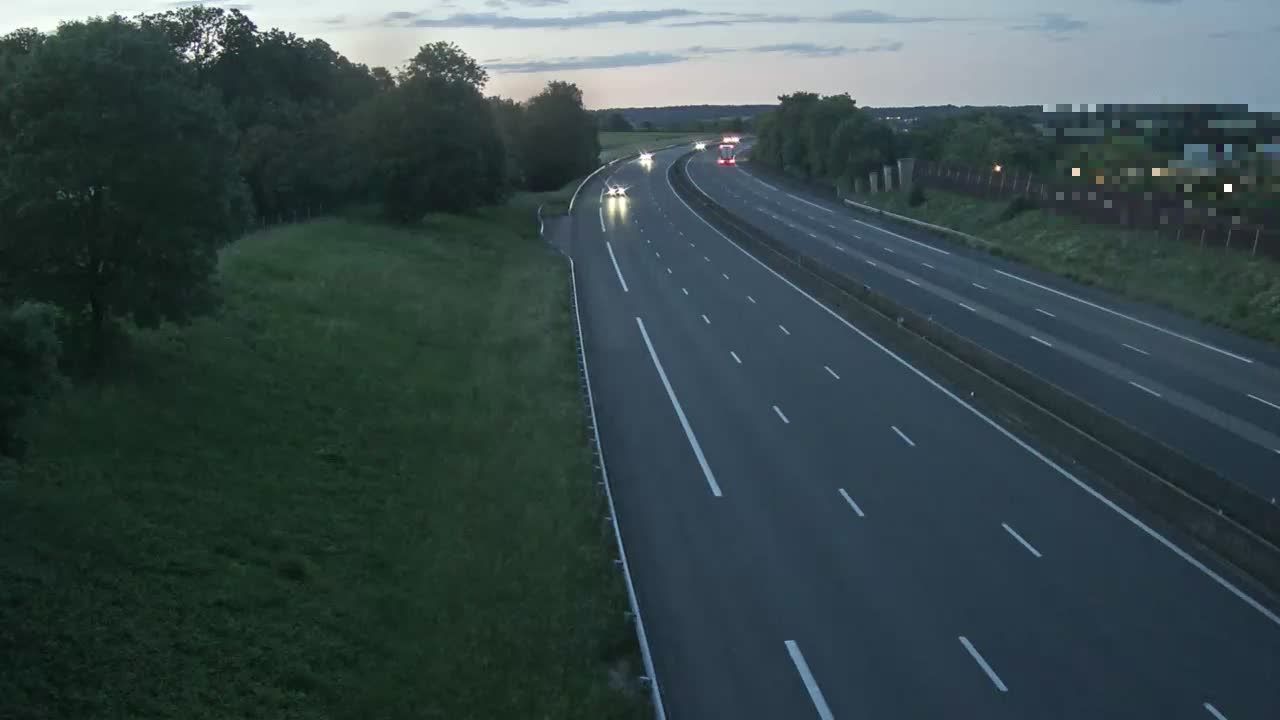Charnay-lès-Mâcon: Mâcon-Autoroute A6 en périphérie de Mâcon Sud, vue orientée vers Paris