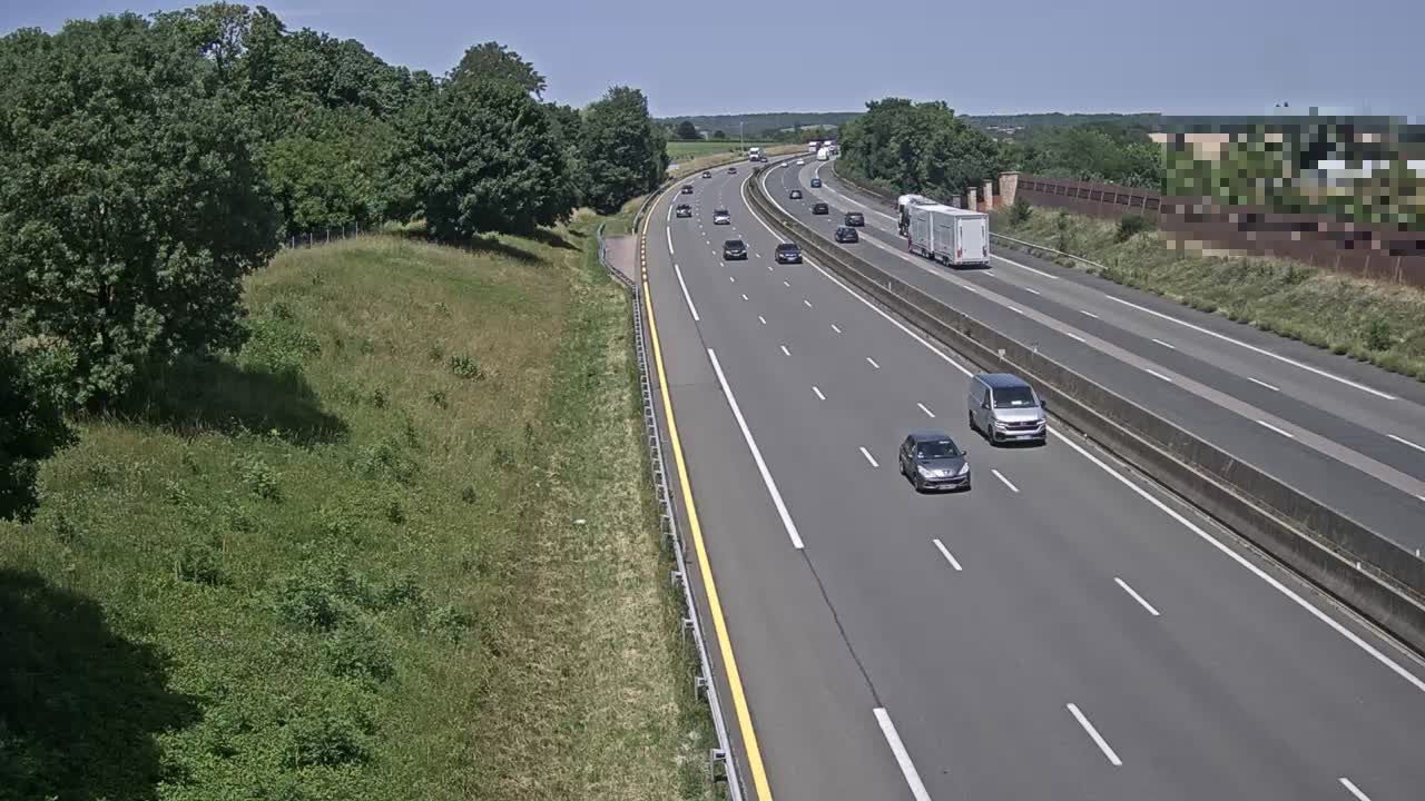 Charnay-lès-Mâcon: Mâcon-Autoroute A6 en périphérie de Mâcon Sud, vue orientée vers Paris