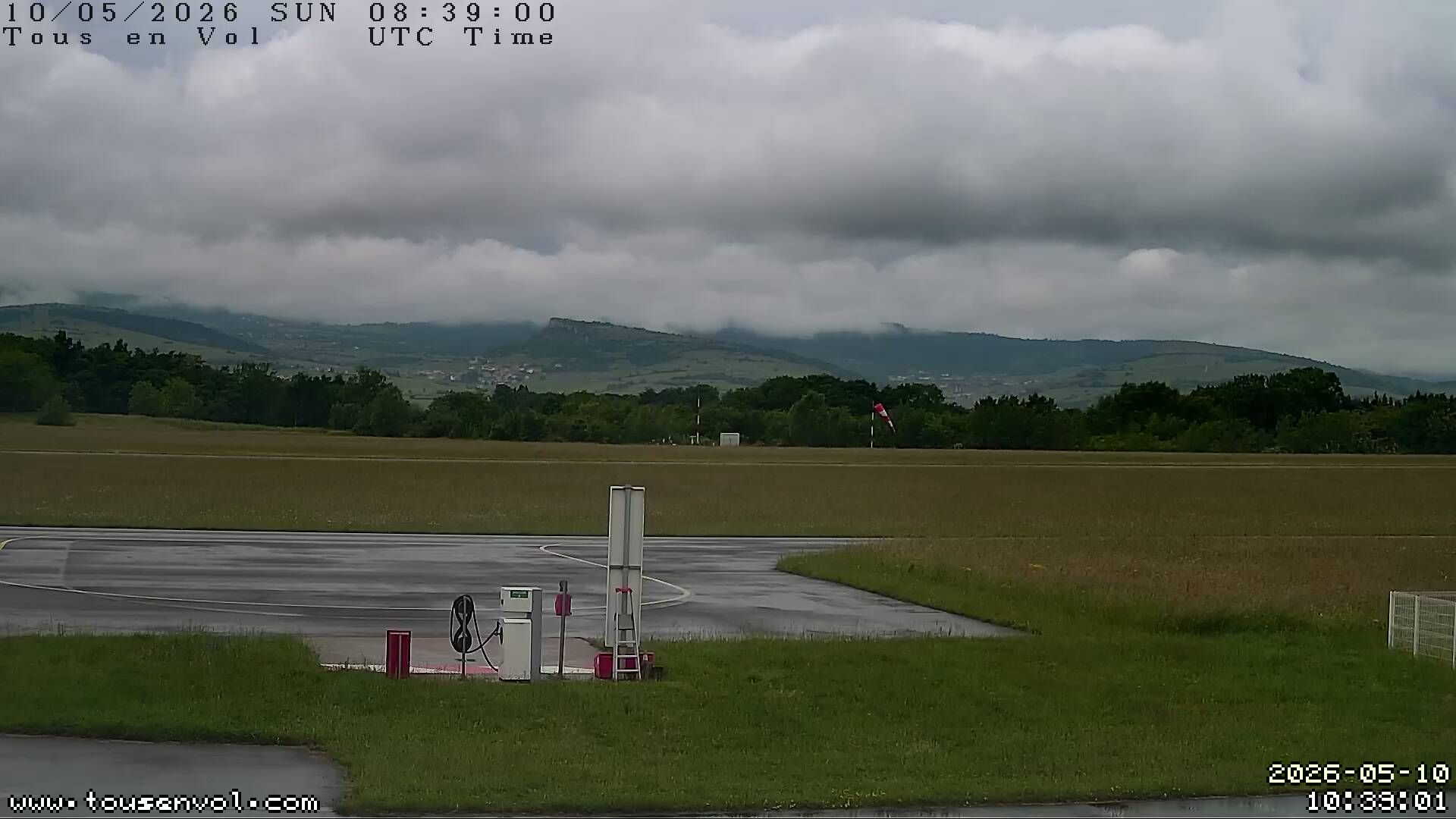 Charnay-lès-Mâcon › Ouest: Bourgogne-Franche-Comté, France: Runway 17/35