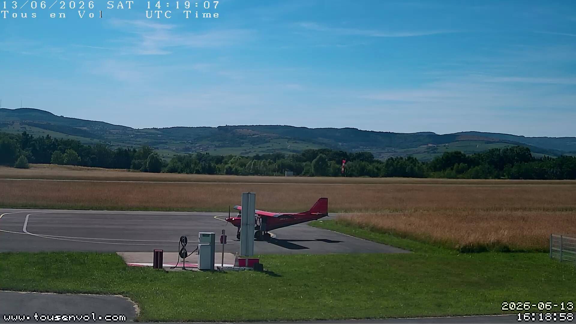 Charnay-lès-Mâcon › Ouest: Bourgogne-Franche-Comté, France: Runway 17/35