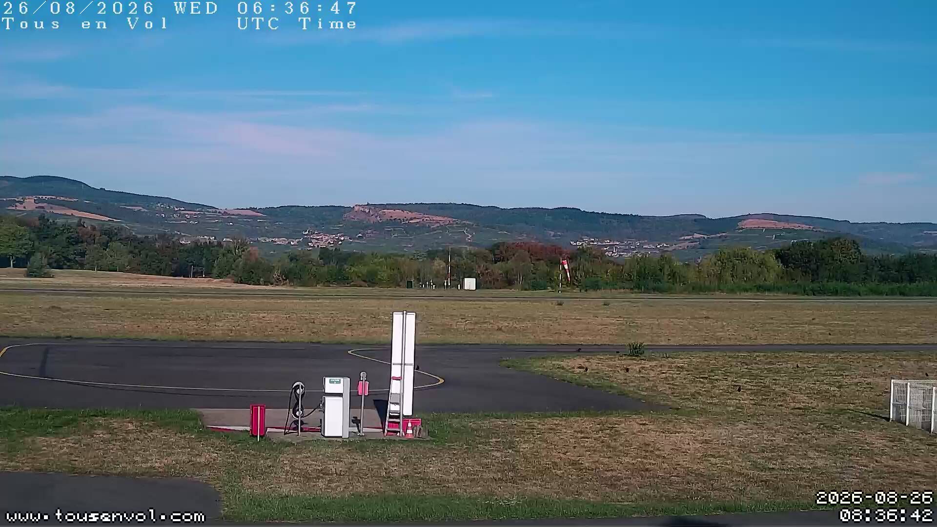Charnay-lès-Mâcon › Ouest: Bourgogne-Franche-Comté, France: Runway 17/35