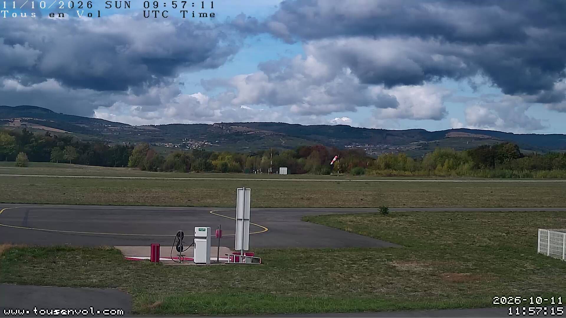 Charnay-lès-Mâcon › Ouest: Bourgogne-Franche-Comté, France: Runway 17/35