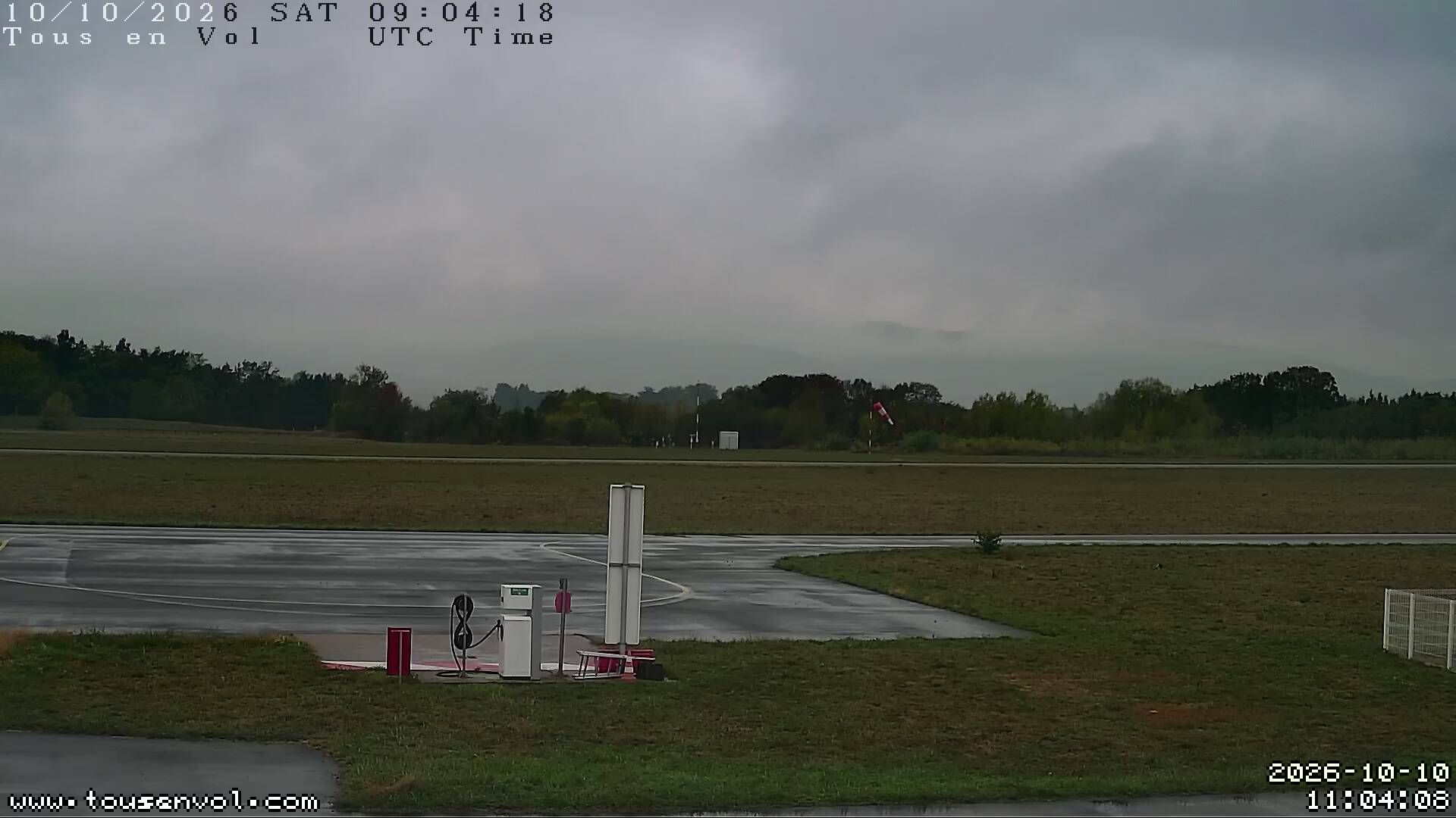 Charnay-lès-Mâcon › Ouest: Bourgogne-Franche-Comté, France: Runway 17/35