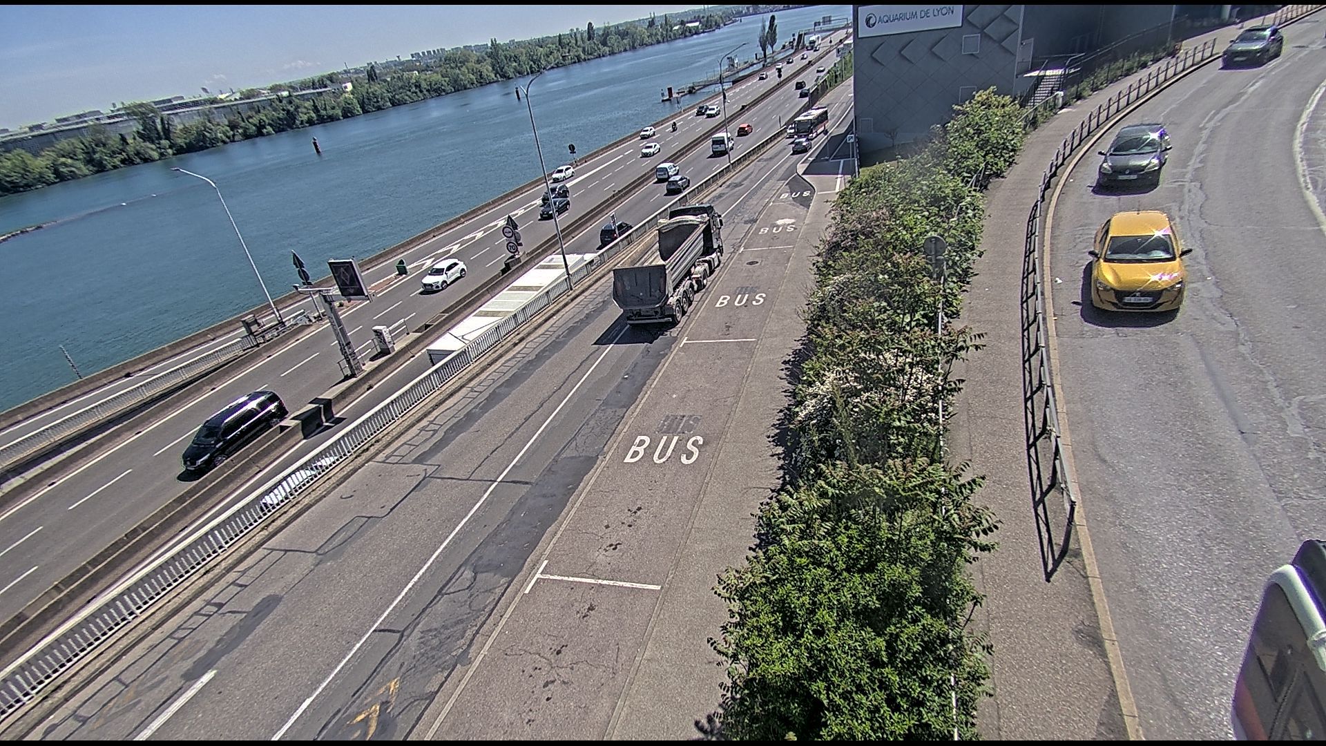 La Mulatière › Sud-est: Place du Général Leclerc