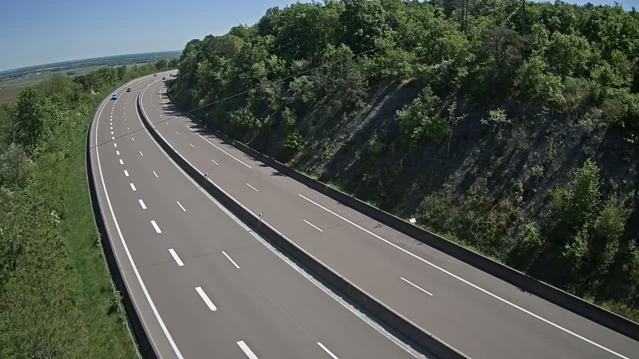 Savigny-lès-Beaune: Beaune-Autoroute A6 en périphérie de Beaune Nord et à proximité du Col de Bessey vue orientée en direction de Lyon