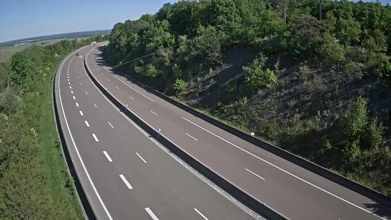 Savigny-lès-Beaune: Beaune-Autoroute A6 en périphérie de Beaune Nord et à proximité du Col de Bessey vue orientée en direction de Lyon