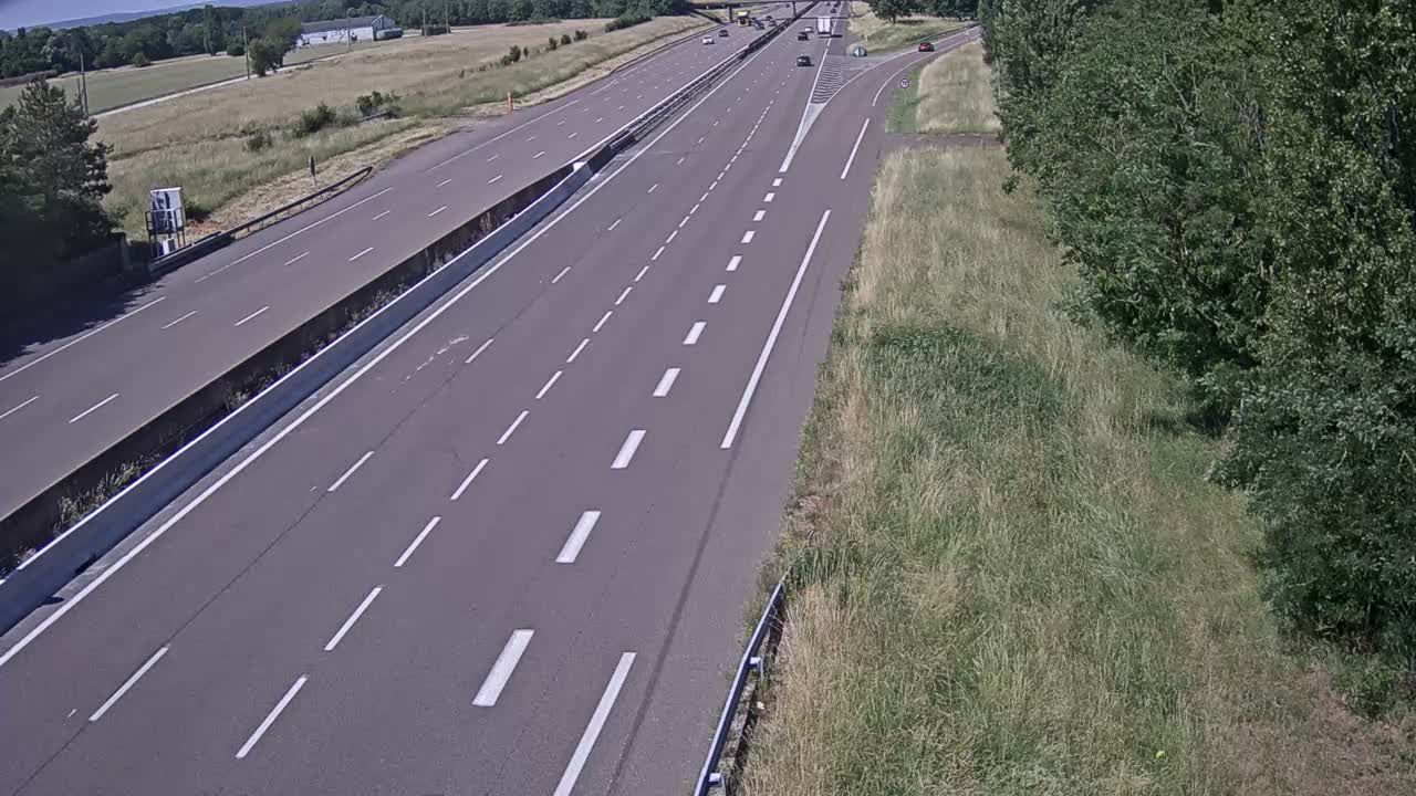 Châtenoy-le-Royal: Chalon-sur-Saône-Autoroute A6 en périphérie de Chalon sur Saône Nord, vue orientée vers Paris