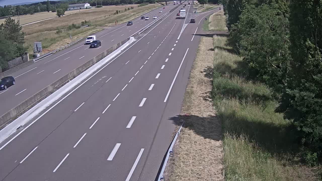 Châtenoy-le-Royal: Chalon-sur-Saône-Autoroute A6 en périphérie de Chalon sur Saône Nord, vue orientée vers Paris