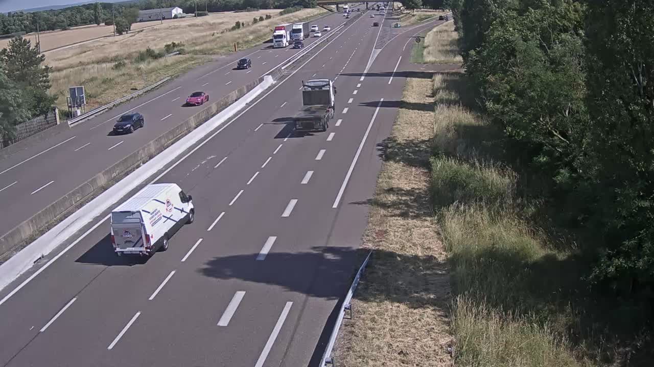 Châtenoy-le-Royal: Chalon-sur-Saône-Autoroute A6 en périphérie de Chalon sur Saône Nord, vue orientée vers Paris