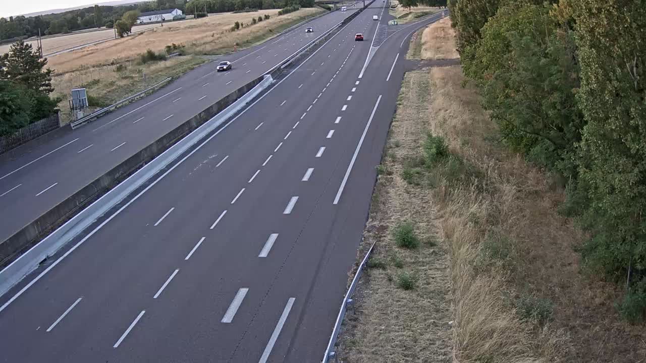 Châtenoy-le-Royal: Chalon-sur-Saône-Autoroute A6 en périphérie de Chalon sur Saône Nord, vue orientée vers Paris