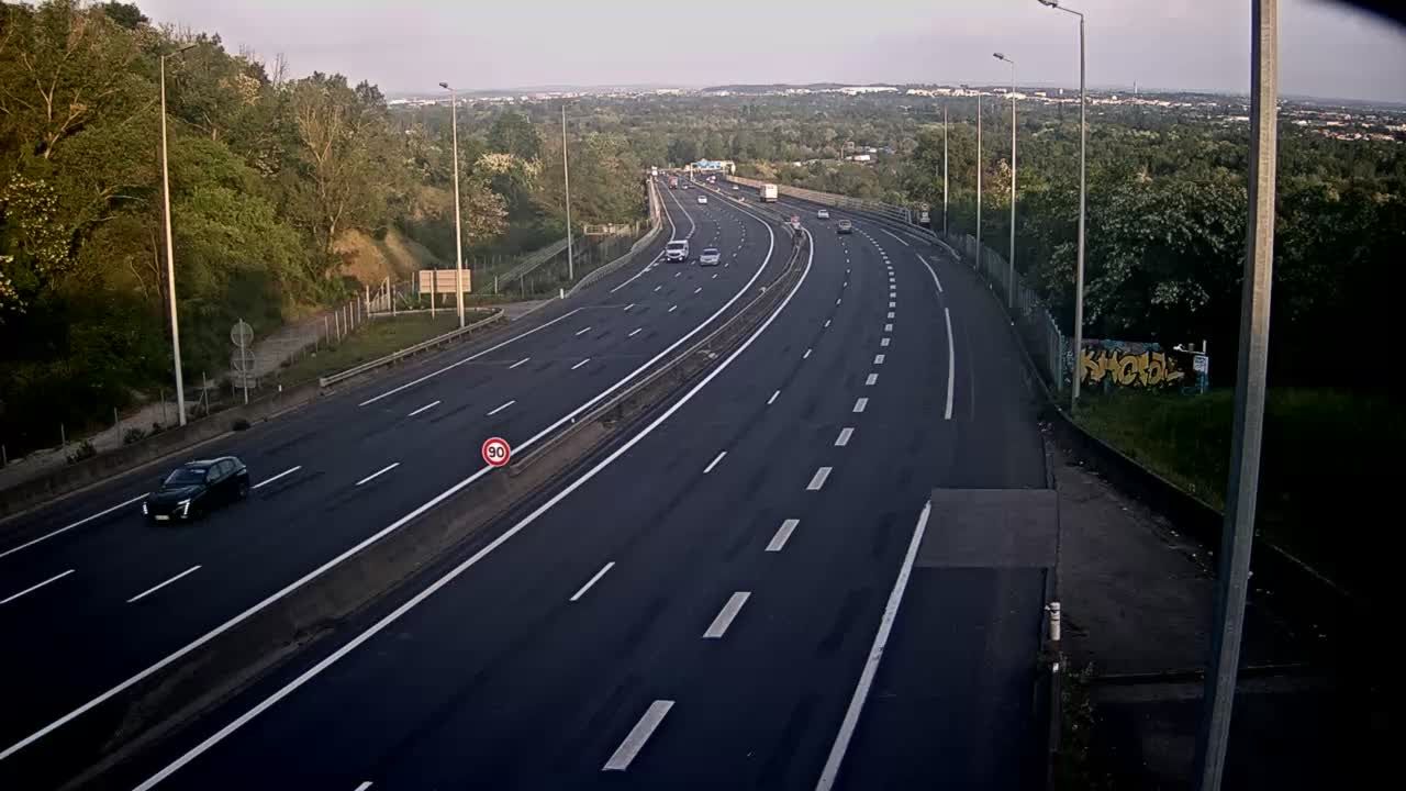 Neyron: Lyon-Autoroute A46 en périphérie de Lyon Nord et à proximité de la bifurcation A46/A42, vue orientée vers Lyon