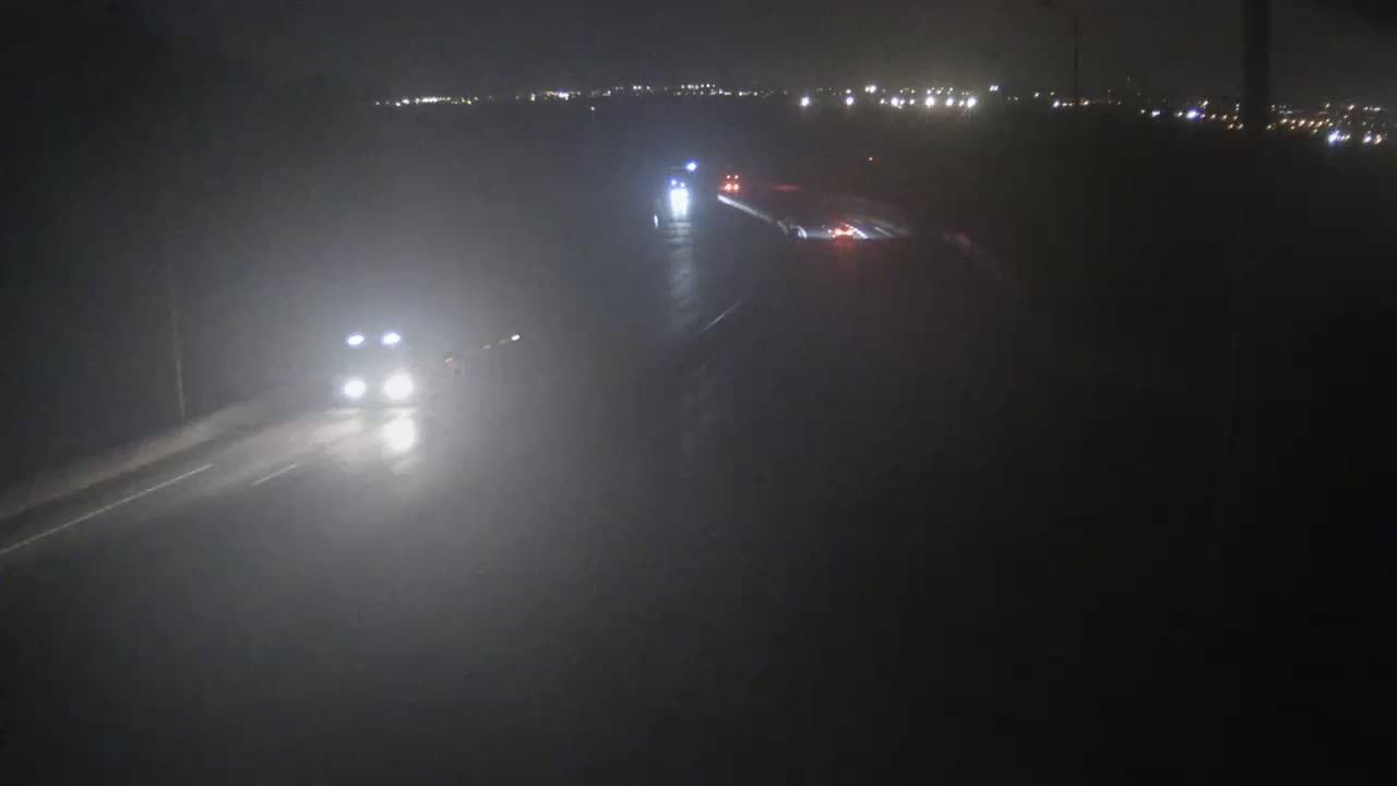 Neyron: Lyon-Autoroute A46 en périphérie de Lyon Nord et à proximité de la bifurcation A46/A42, vue orientée vers Lyon