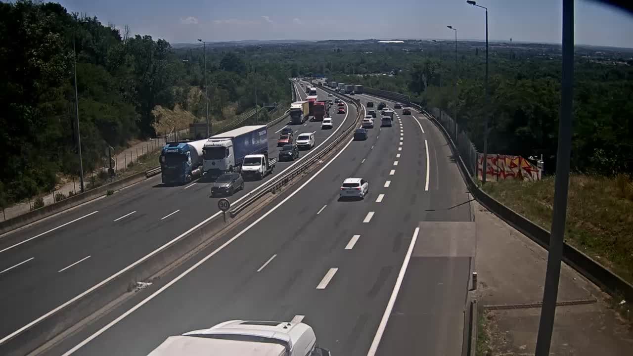 Neyron: Lyon-Autoroute A46 en périphérie de Lyon Nord et à proximité de la bifurcation A46/A42, vue orientée vers Lyon