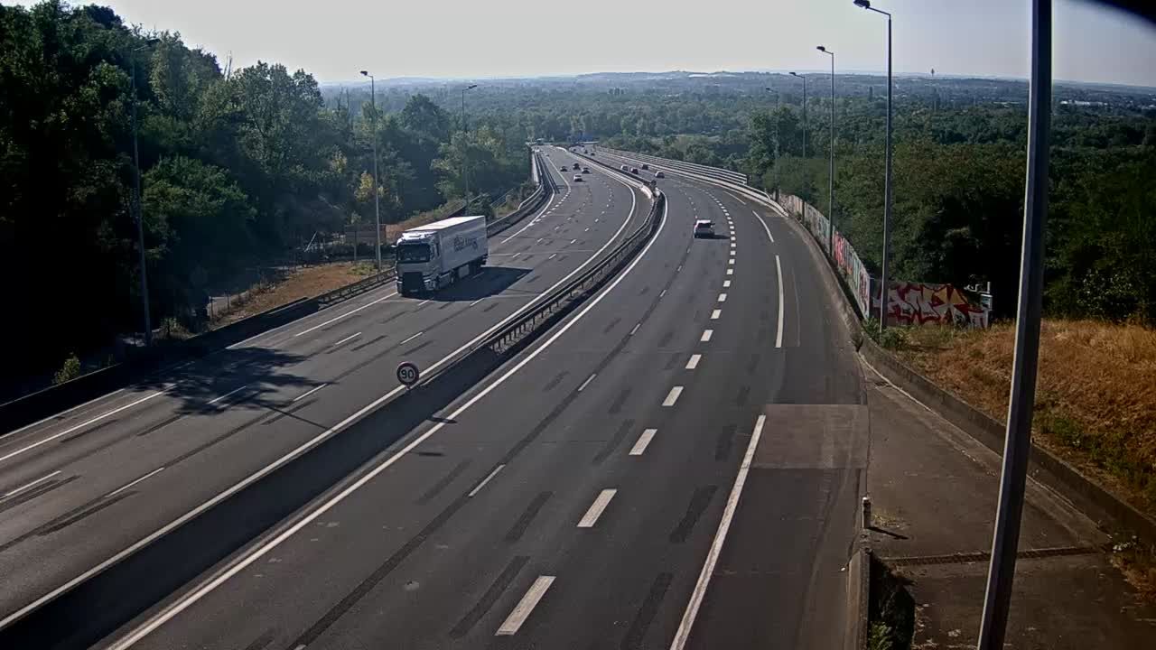 Neyron: Lyon-Autoroute A46 en périphérie de Lyon Nord et à proximité de la bifurcation A46/A42, vue orientée vers Lyon