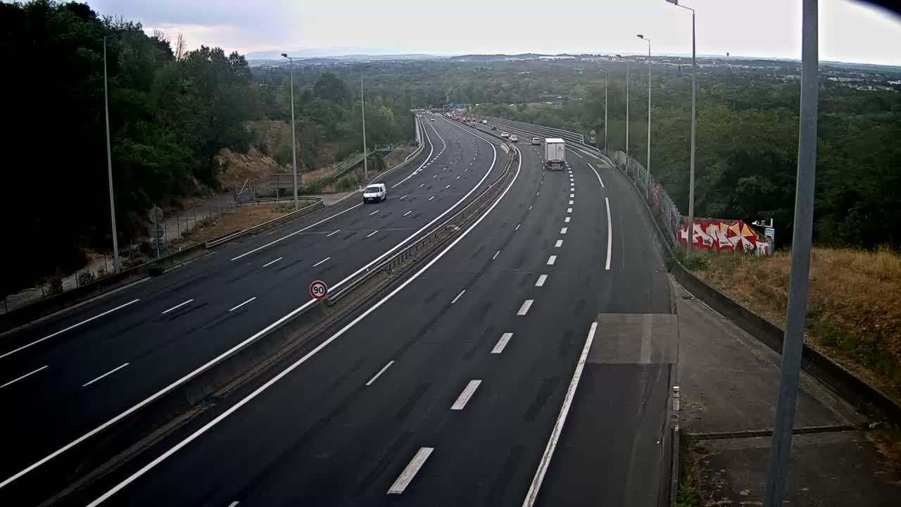 Neyron: Lyon-Autoroute A46 en périphérie de Lyon Nord et à proximité de la bifurcation A46/A42, vue orientée vers Lyon