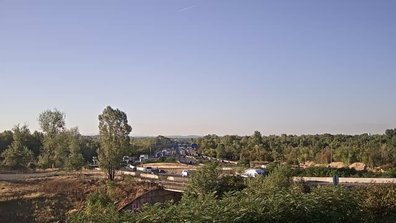Neyron: Lyon-A42/A46 Autoroute A42 au Nord de Lyon vue orientée vers Lyon
