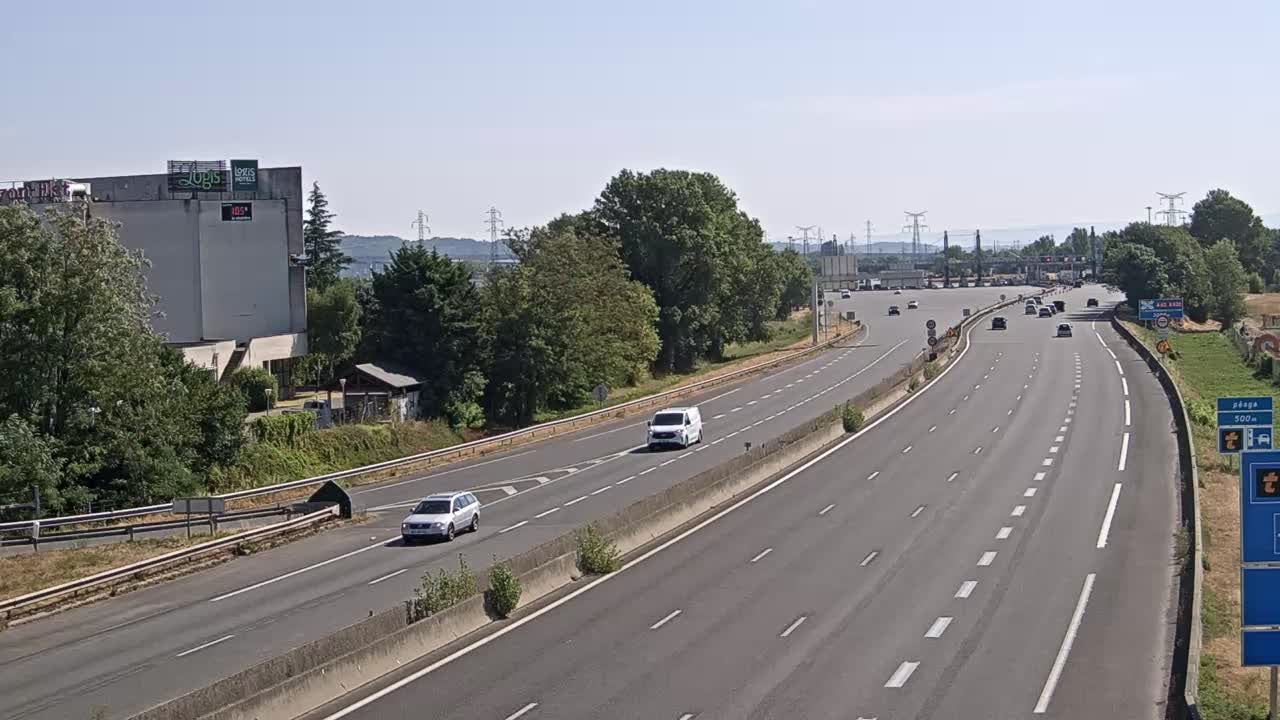 Beynost: Saint-Maurice-de - Péage de St Maurice de - sur l'A42, à l'est de Lyon, vue orientée vers Bourg en Bresse