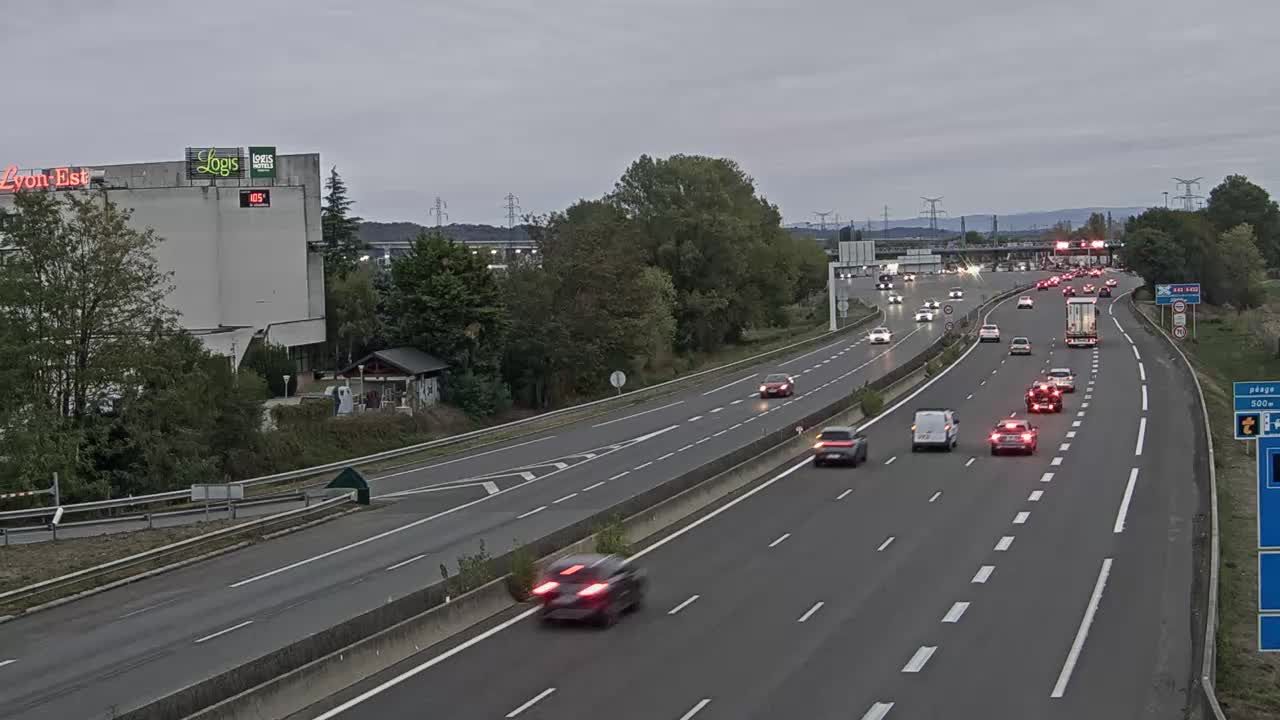 Beynost: Saint-Maurice-de - Péage de St Maurice de - sur l'A42, à l'est de Lyon, vue orientée vers Bourg en Bresse
