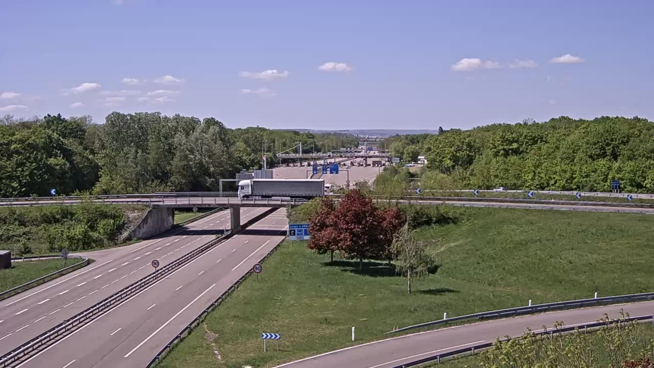 Neuilly-Crimolois: Dijon-Autoroute A39 en périphérie de Dijon Est et à proximité de la barrière de péage de Crimolois, vue orientée vers Dijon