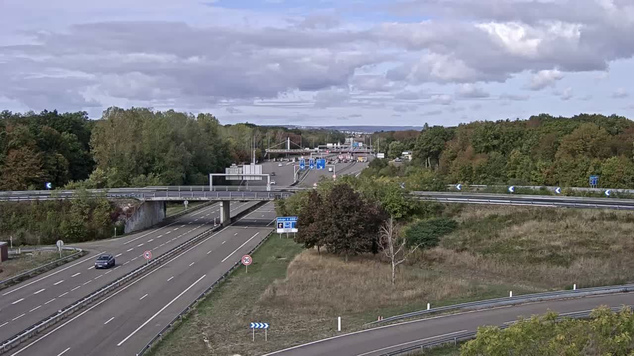 Neuilly-Crimolois › Nord-ouest: Gare de péage de Crimolois - L'Autoroute Verte