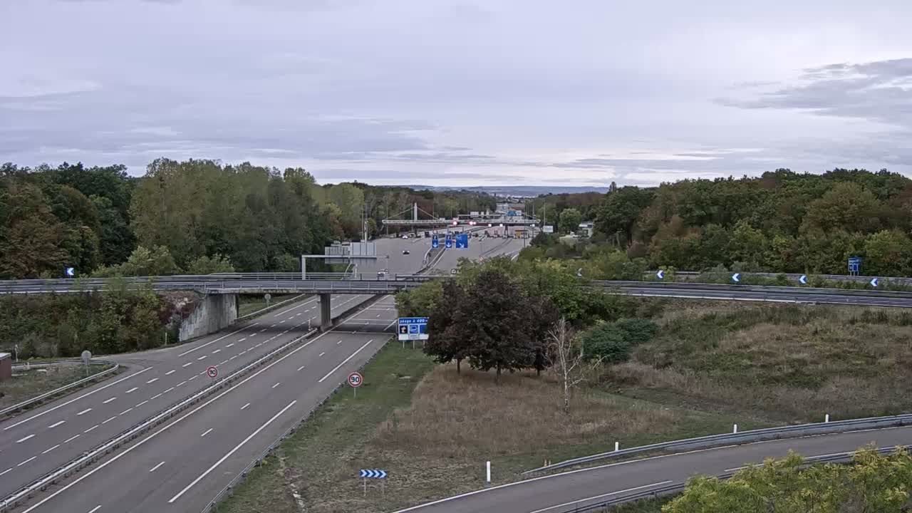 Neuilly-Crimolois › Nord-ouest: Gare de péage de Crimolois - L'Autoroute Verte