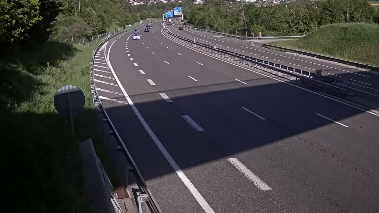Ceignes: Nantua-A40 près de Nantua, Descente de Maillat, près d'Oyonnax et Nantua, vue orientée vers Mâcon