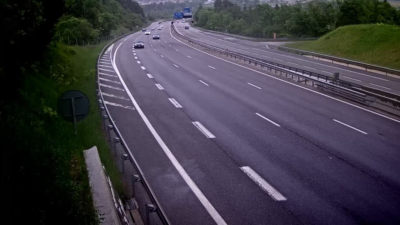 Ceignes: Nantua-A40 près de Nantua, Descente de Maillat, près d'Oyonnax et Nantua, vue orientée vers Mâcon