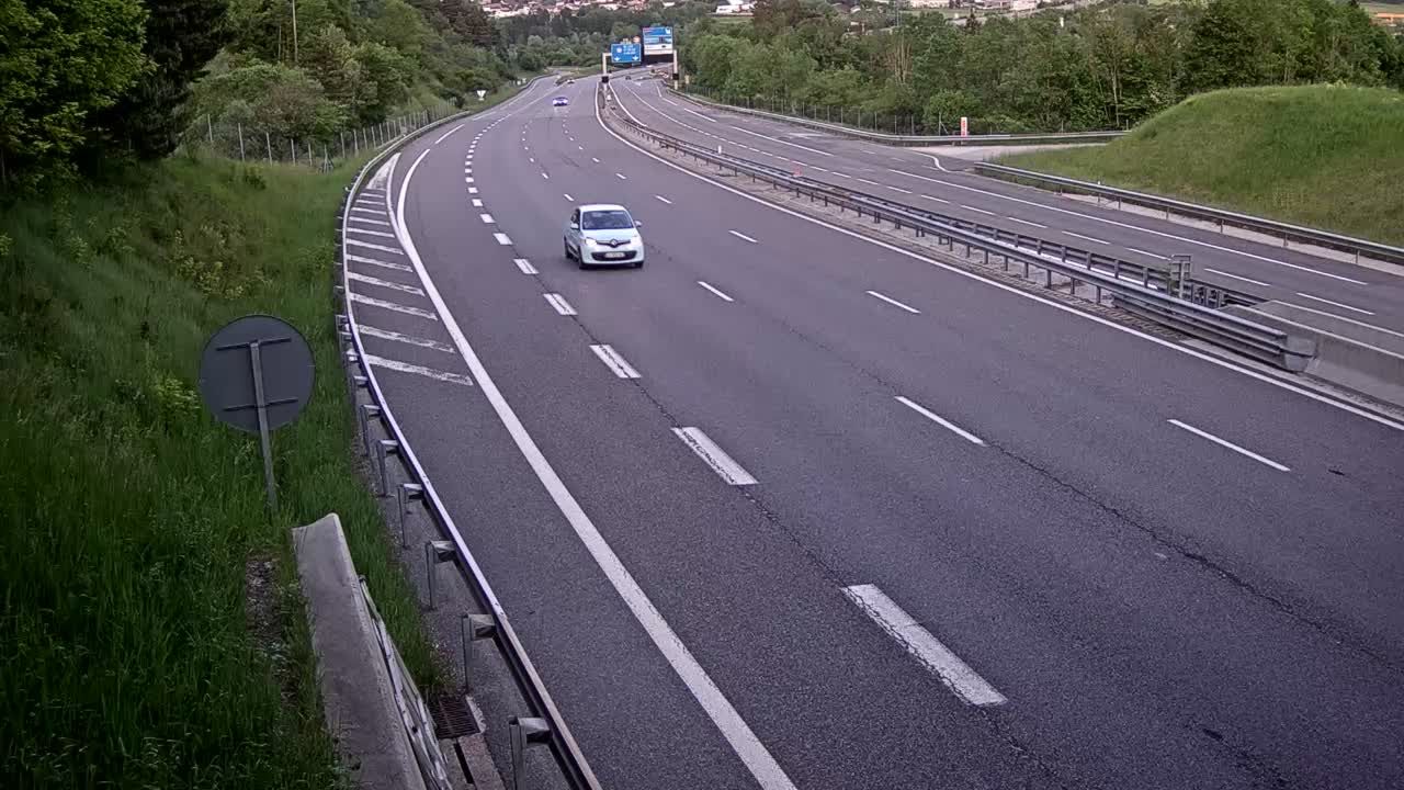 Ceignes: Nantua-A40 près de Nantua, Descente de Maillat, près d'Oyonnax et Nantua, vue orientée vers Mâcon