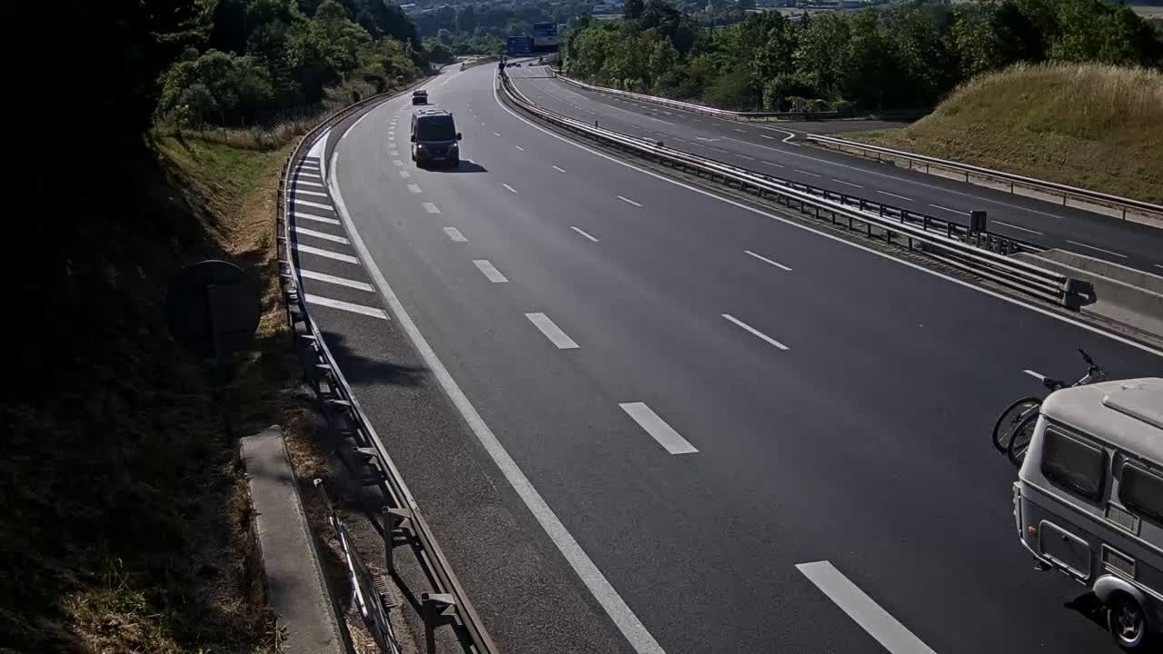 Ceignes: Nantua-A40 près de Nantua, Descente de Maillat, près d'Oyonnax et Nantua, vue orientée vers Mâcon