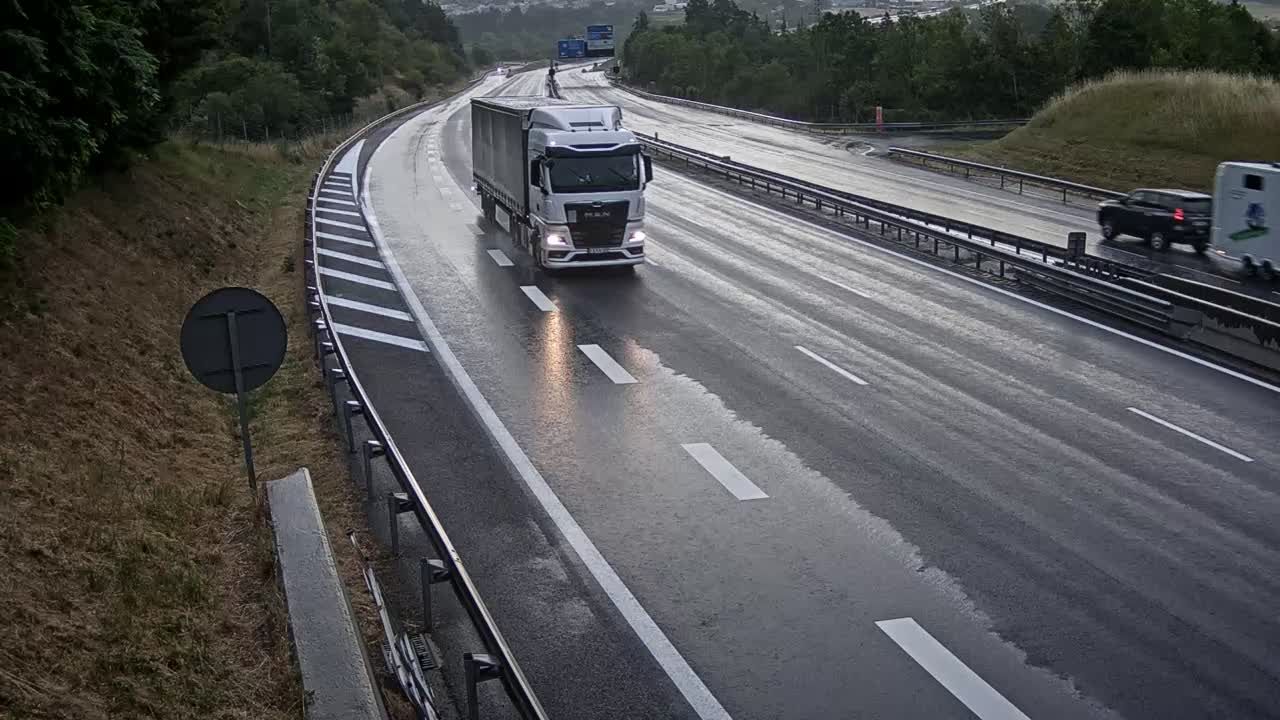 Ceignes: Nantua-A40 près de Nantua, Descente de Maillat, près d'Oyonnax et Nantua, vue orientée vers Mâcon