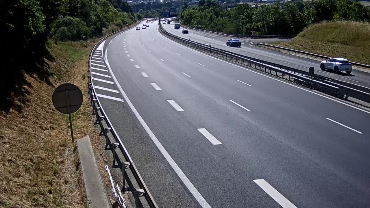 Ceignes: Nantua-A40 près de Nantua, Descente de Maillat, près d'Oyonnax et Nantua, vue orientée vers Mâcon