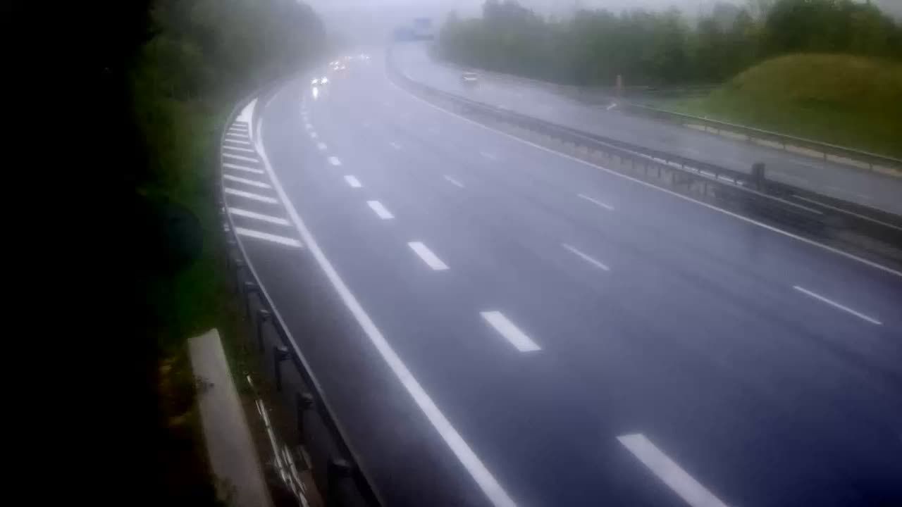 Ceignes › Est: Nantua-A40 près de Nantua, Descente de Maillat, près d'Oyonnax et Nantua, vue orientée vers Mâcon