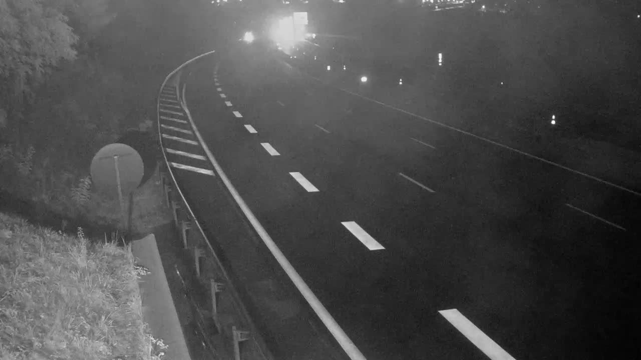 Ceignes › Est: Nantua-A40 près de Nantua, Descente de Maillat, près d'Oyonnax et Nantua, vue orientée vers Mâcon