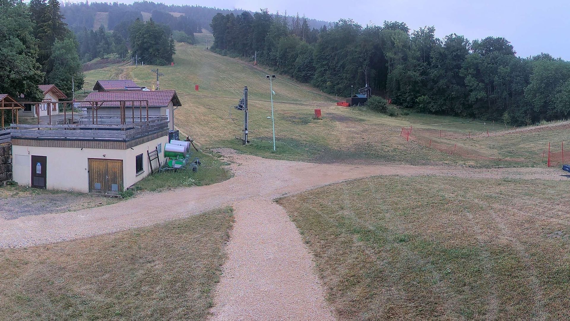Plateau d'Hauteville: Hauteville-Lompnes - Auvergne-Rhône-Alpes, France: Pistes de ski alpin