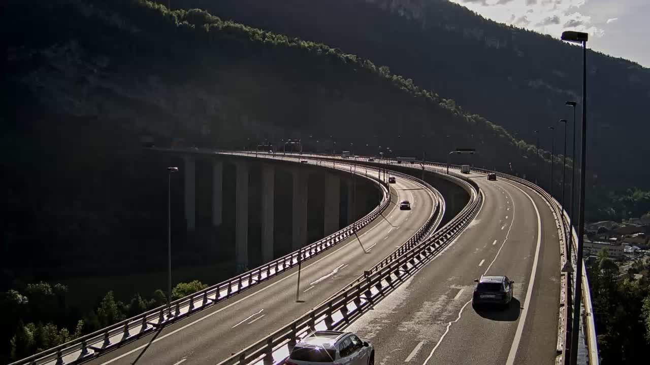 Nantua: A40 près de - Tunnel de Chamoise à proximité de - vue orientée vers Mâcon