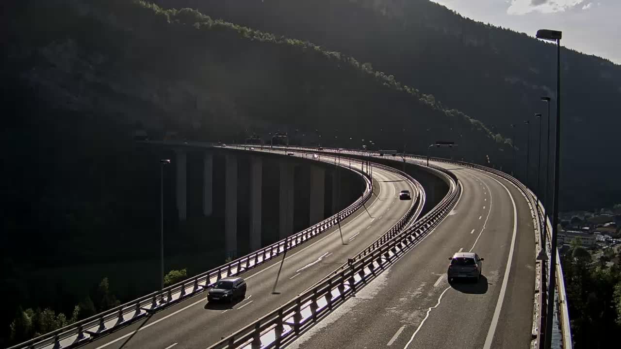 Nantua: A40 près de - Tunnel de Chamoise à proximité de - vue orientée vers Mâcon