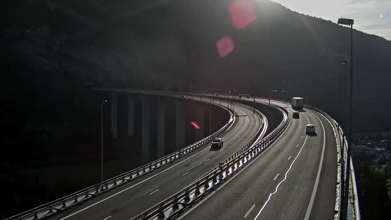 Nantua: A40 près de - Tunnel de Chamoise à proximité de - vue orientée vers Mâcon