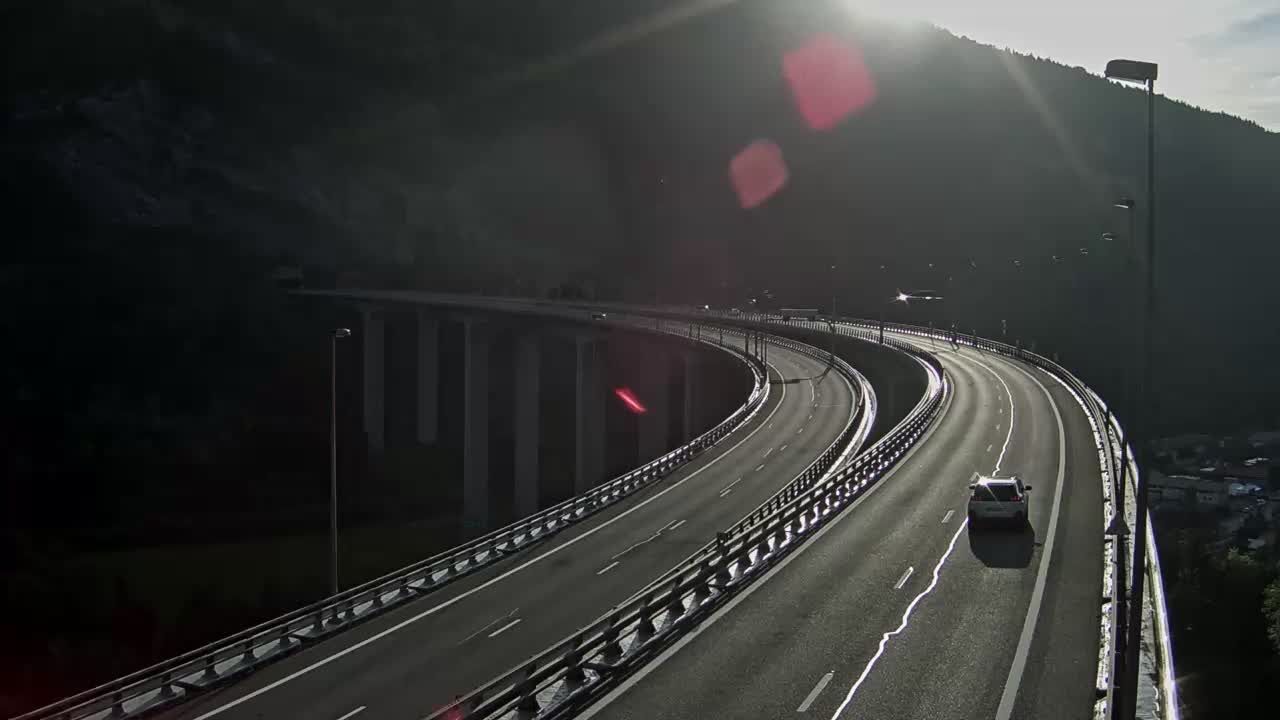 Nantua: A40 près de - Tunnel de Chamoise à proximité de - vue orientée vers Mâcon