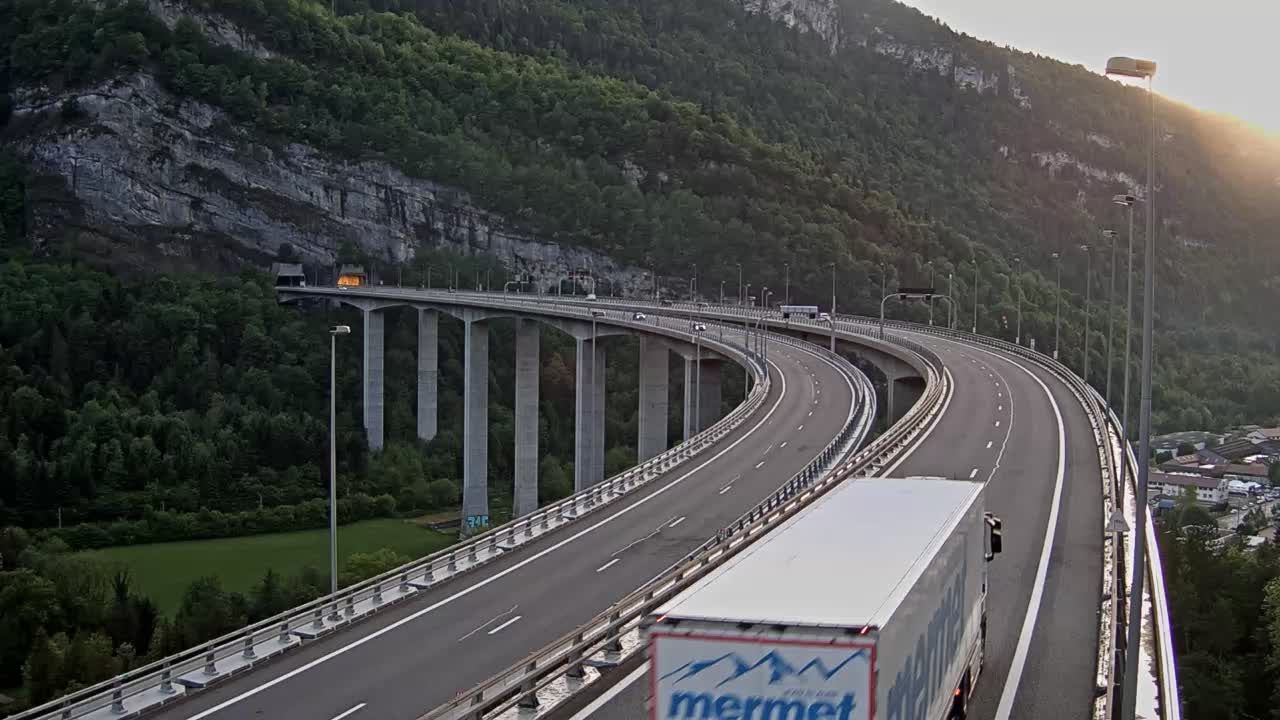 Nantua: A40 près de - Tunnel de Chamoise à proximité de - vue orientée vers Mâcon