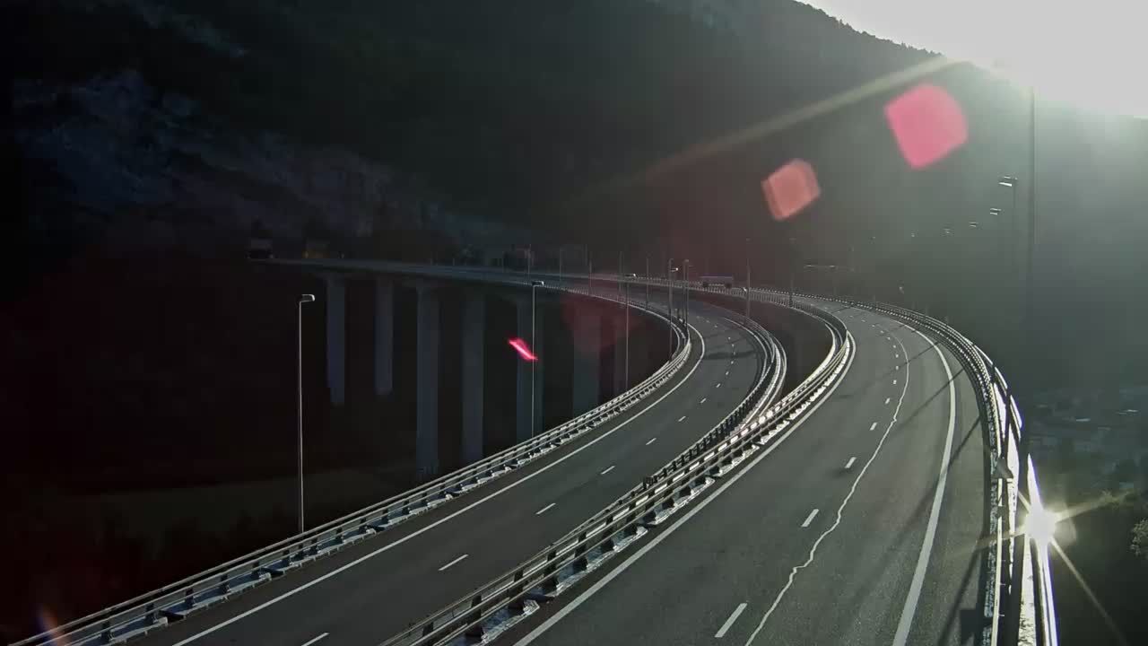 Nantua: A40 près de - Tunnel de Chamoise à proximité de - vue orientée vers Mâcon