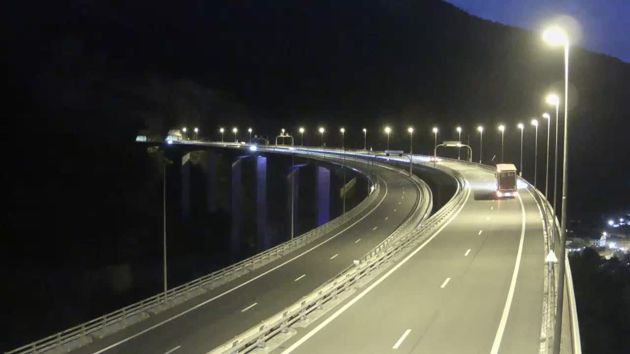 Nantua: A40 près de - Tunnel de Chamoise à proximité de - vue orientée vers Mâcon