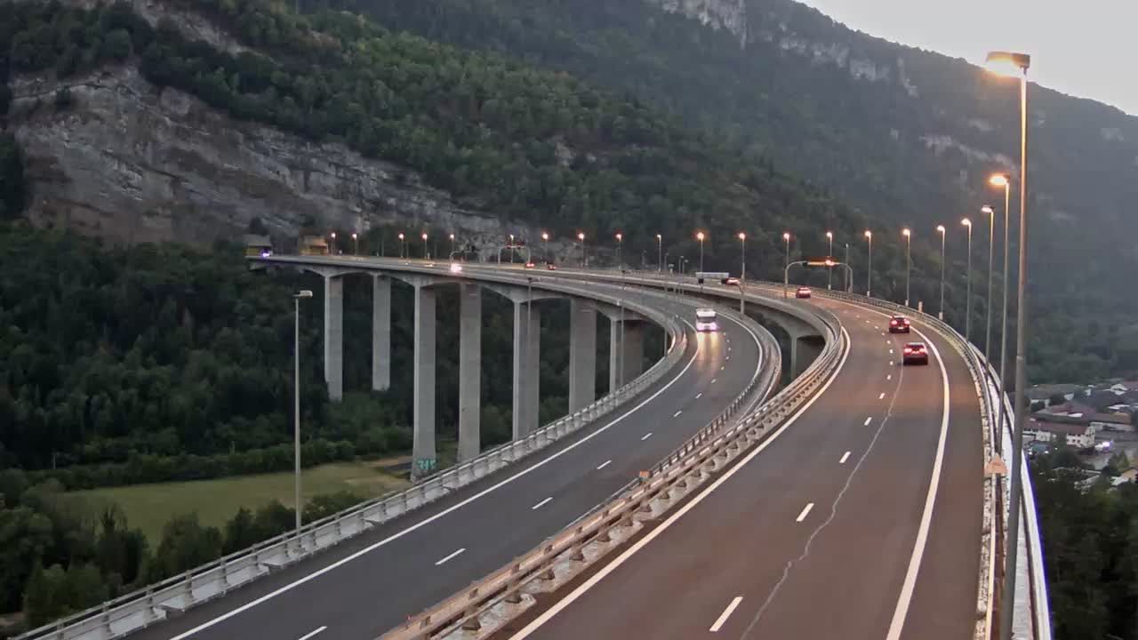 Nantua: A40 près de - Tunnel de Chamoise à proximité de - vue orientée vers Mâcon
