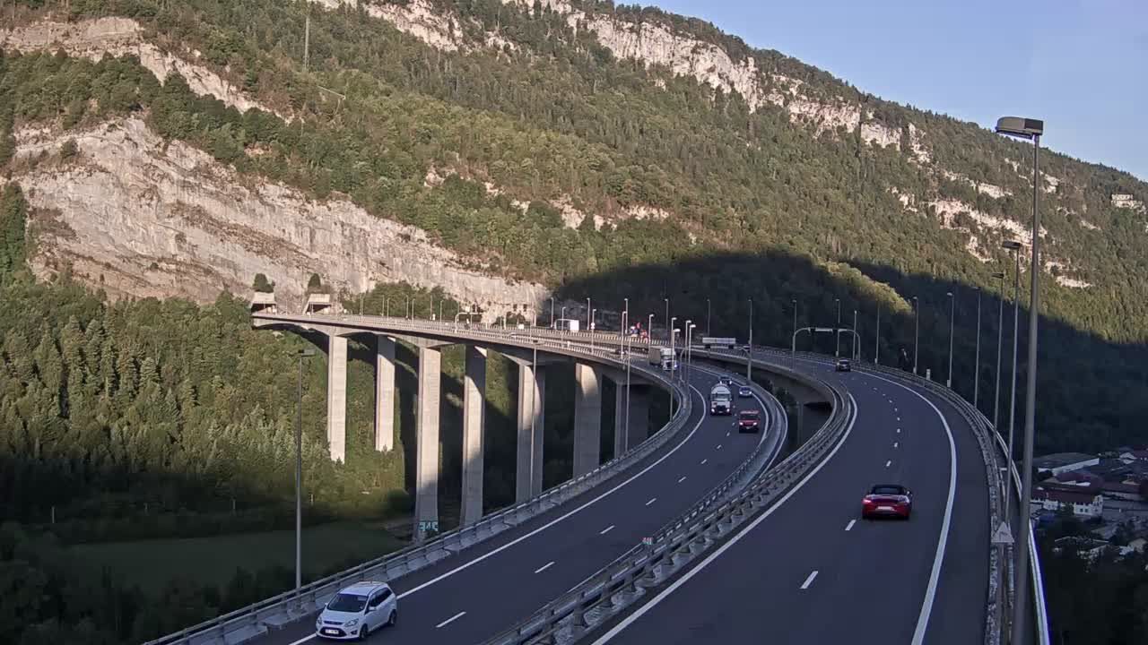 Nantua: A40 près de - Tunnel de Chamoise à proximité de - vue orientée vers Mâcon